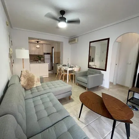 Lägenhet Three Bedroom With Pool In Torrevieja